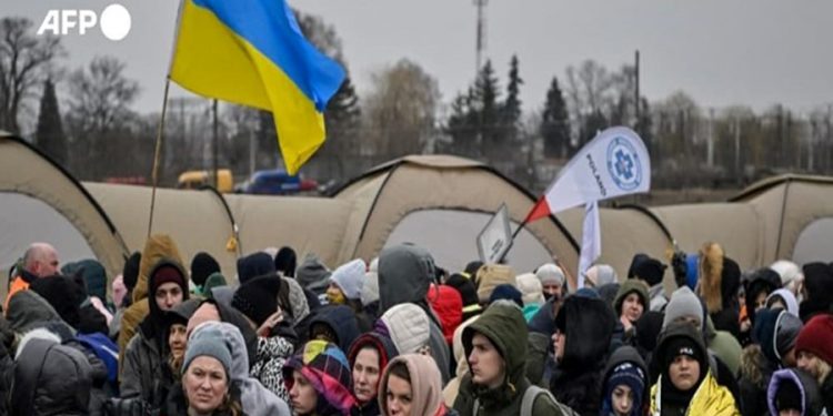 İsrail ukraynalı qaçqın qadınlara kömək edir, yoxsa…