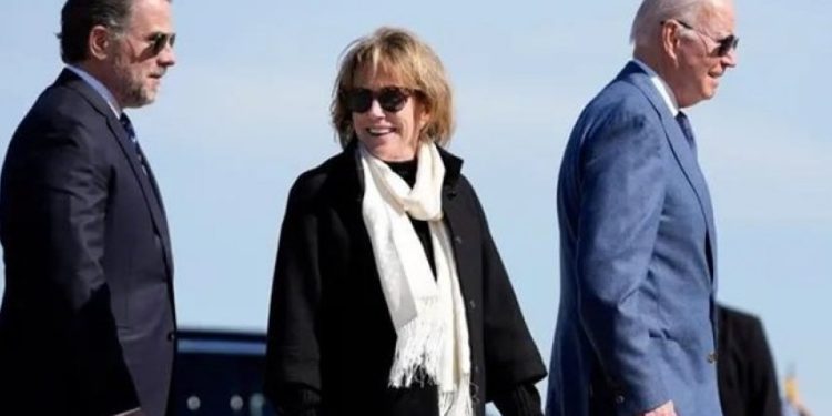 Baydenlərin “astronomik korrupsiyaları”; 9 ailə üzvünün “şübhəli müqavilələrdən” faydası