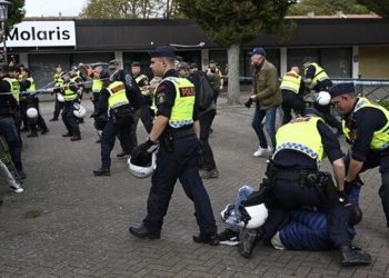 İsveçdə Qurani Kərimə yenidən hörmətsizlik olunması və polisin etirazçılarla qarşıdurması