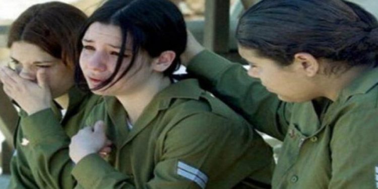 Sionist bir əsgərin Qəzzəyə hücum zamanı öz qadın həmkarına təcavüzü