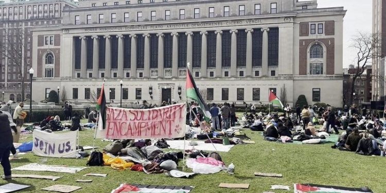 Tələbələrin əzilməsi ABŞ-da söz azadlığı iddiasının yalan olmasını üzə çıxarıb