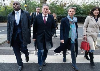 İngiltərənin parlament nümayəndələrinin sionist lobbisindən yardım almaları ilə bağlı maliyyə rüsvayçılığı