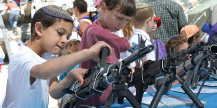 Sionist analitik: Tel-Əviv Qəzzə barəsində yalan danışır/Bütün israillilər hərbiçidir