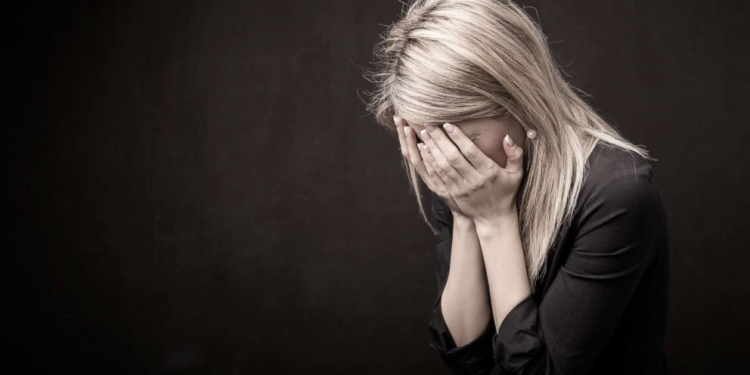 İspaniya kino sənayesi; qadınlara qarşı cinsi zorakılıq səhnəsi