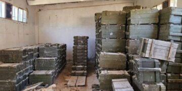 Dəməşq hakimiyyətinin sükutunun kölgəsində sionist işğalçıların Suriya silahlarını talan etməsi